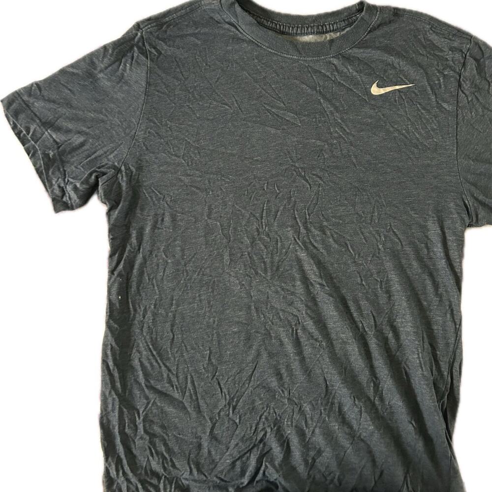 Nike dry fit t-shirt size small